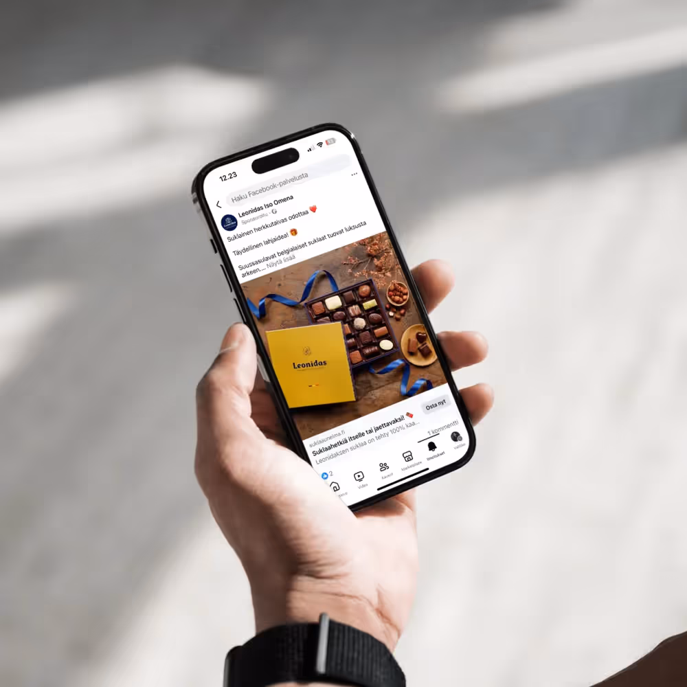 Meta-mainos mobiililaitteella