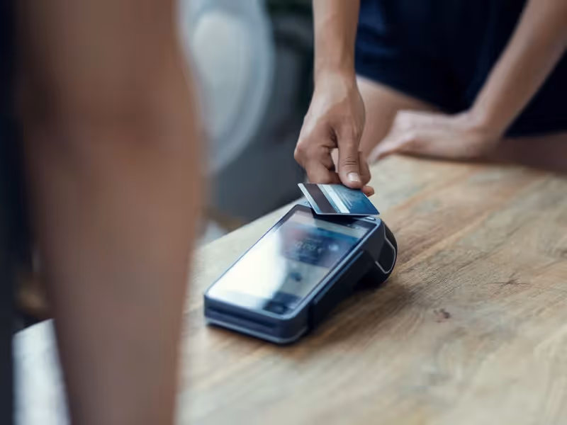 Shopify POS -maksupääte myymälässä